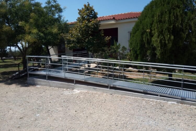 Κατασκευή ράμπας για άτομα με ειδικές ανάγκες